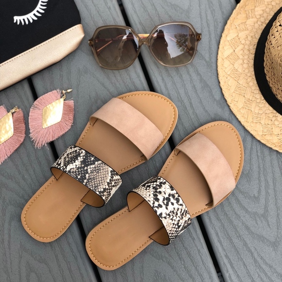 The PURRFECT Flat - SNAKE PRINT - Picture 3 of 7